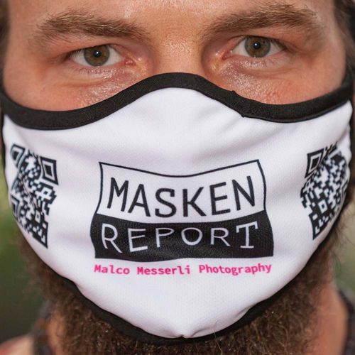 Person mit Atemschutz-Maske Wehr, Deutschland, Masken-Augen 1x1 Masken.Report August 2020, Photography by Malco Messerli Photography